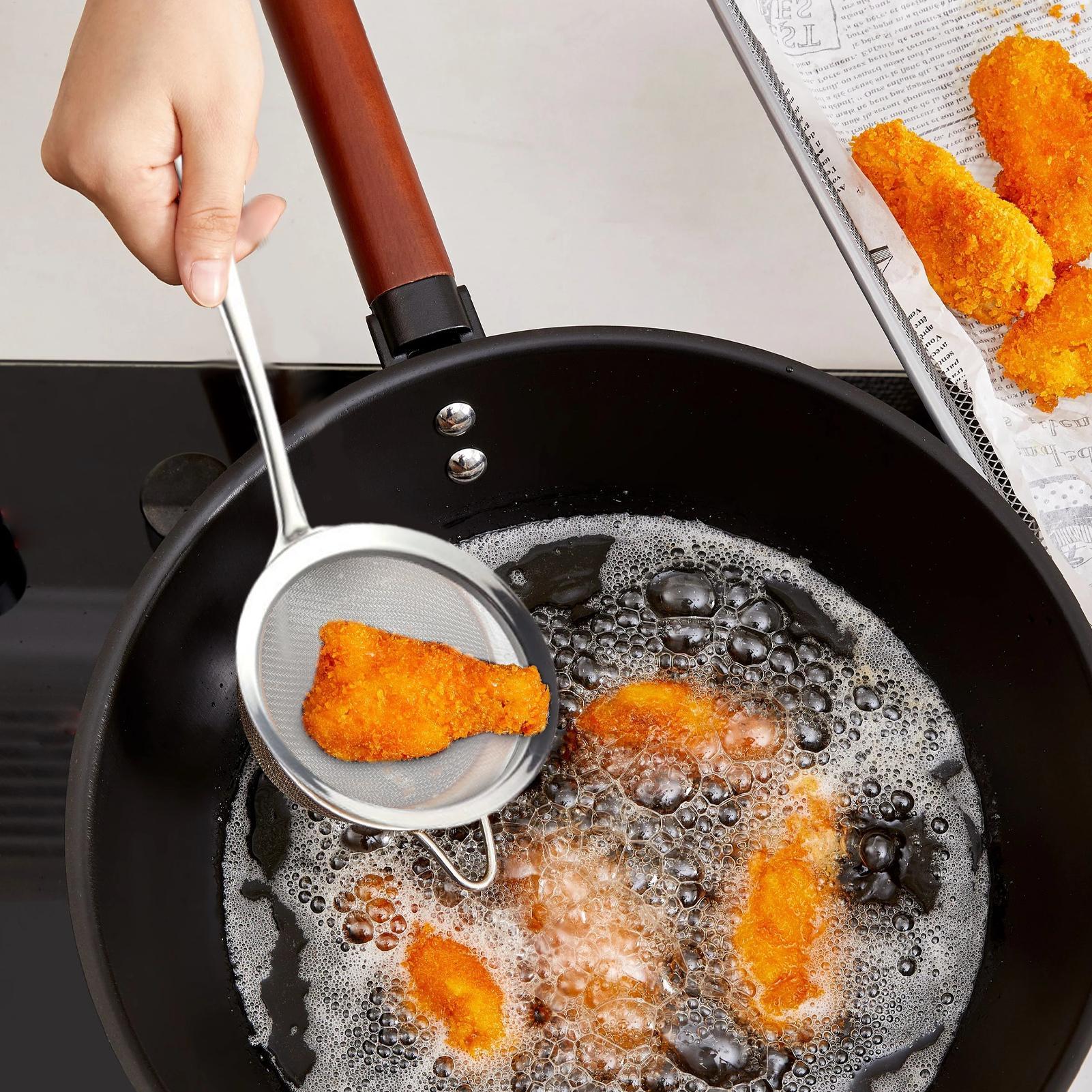 Kitchen Gadgets Pasta - Coador de malha com alça, colher